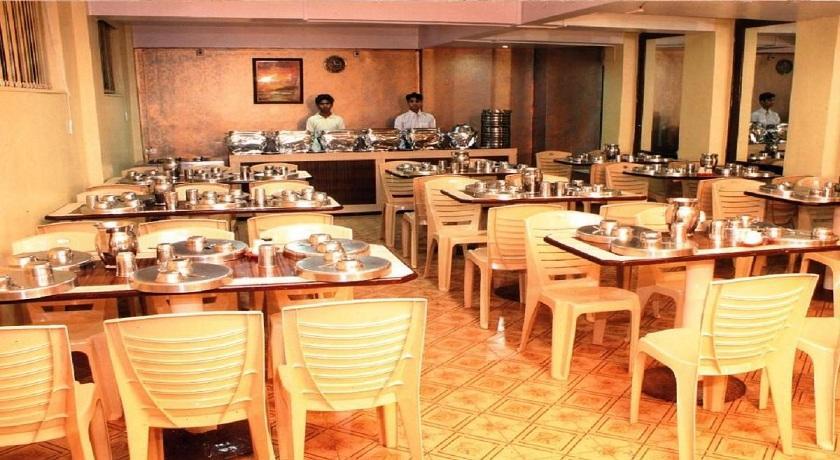 Hotel Rahil International Mahābaleshwar Zewnętrze zdjęcie